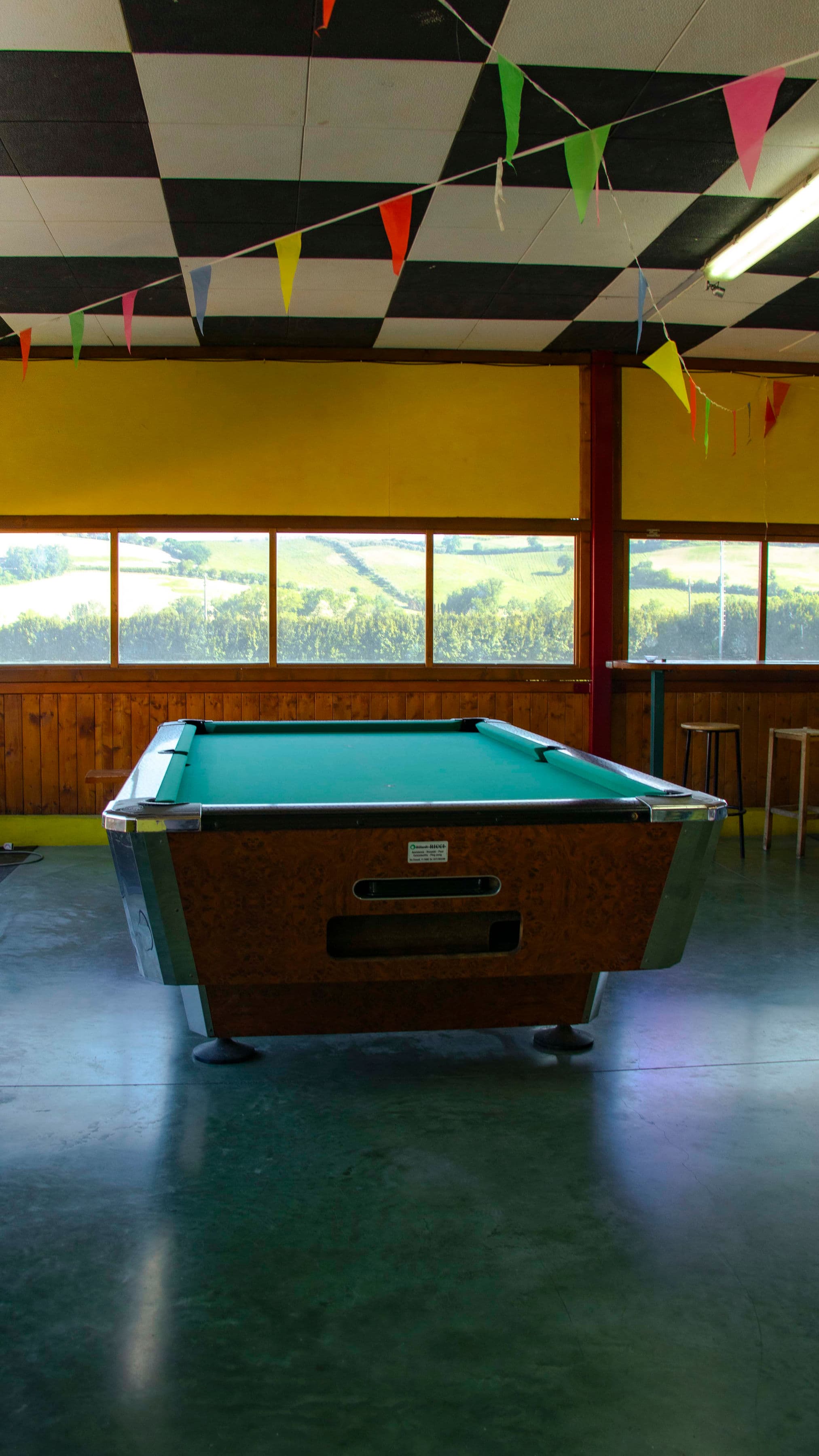 bar 9